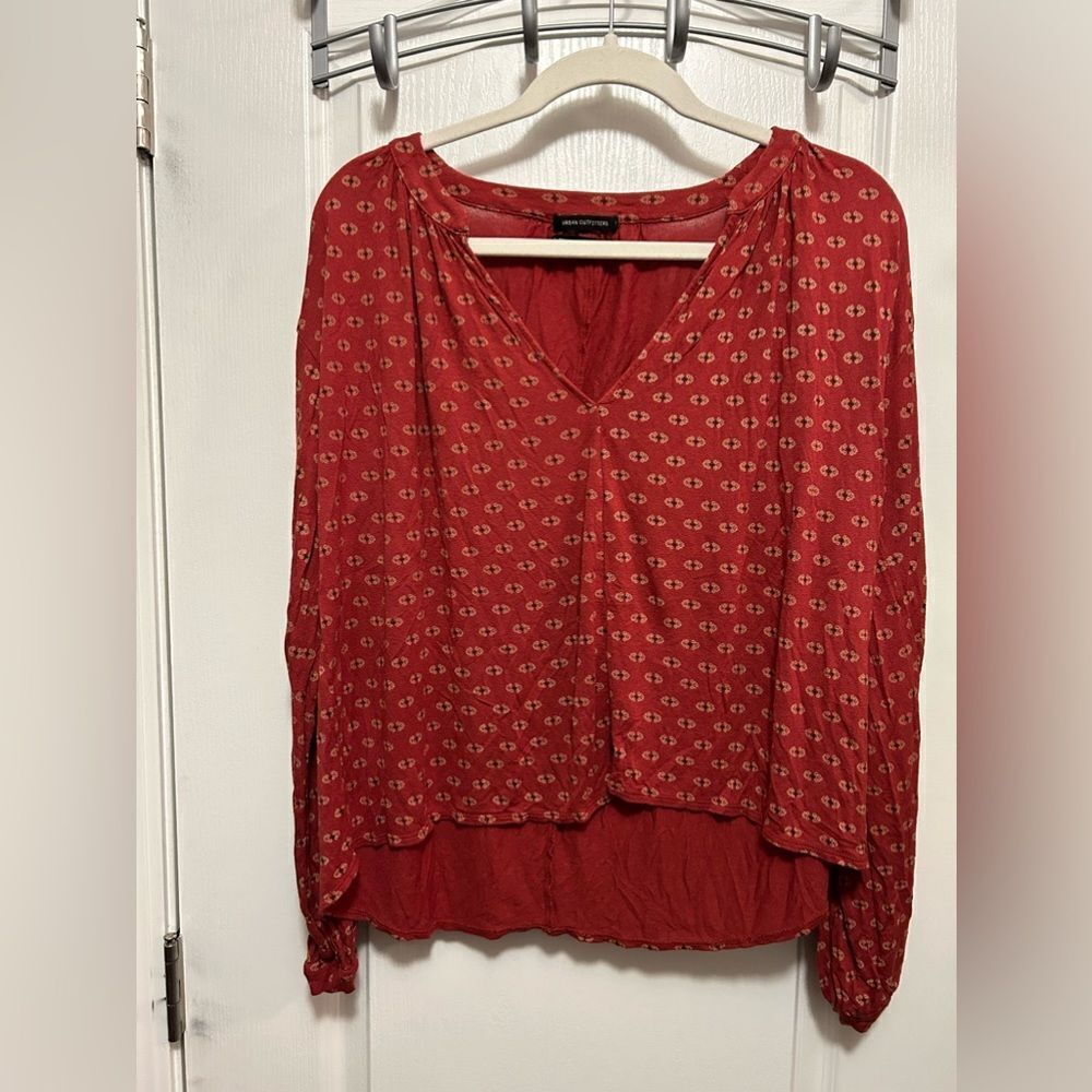 Urban Outfitters UO top women SZ S orange long sleeve Vneck Boho medallion print
